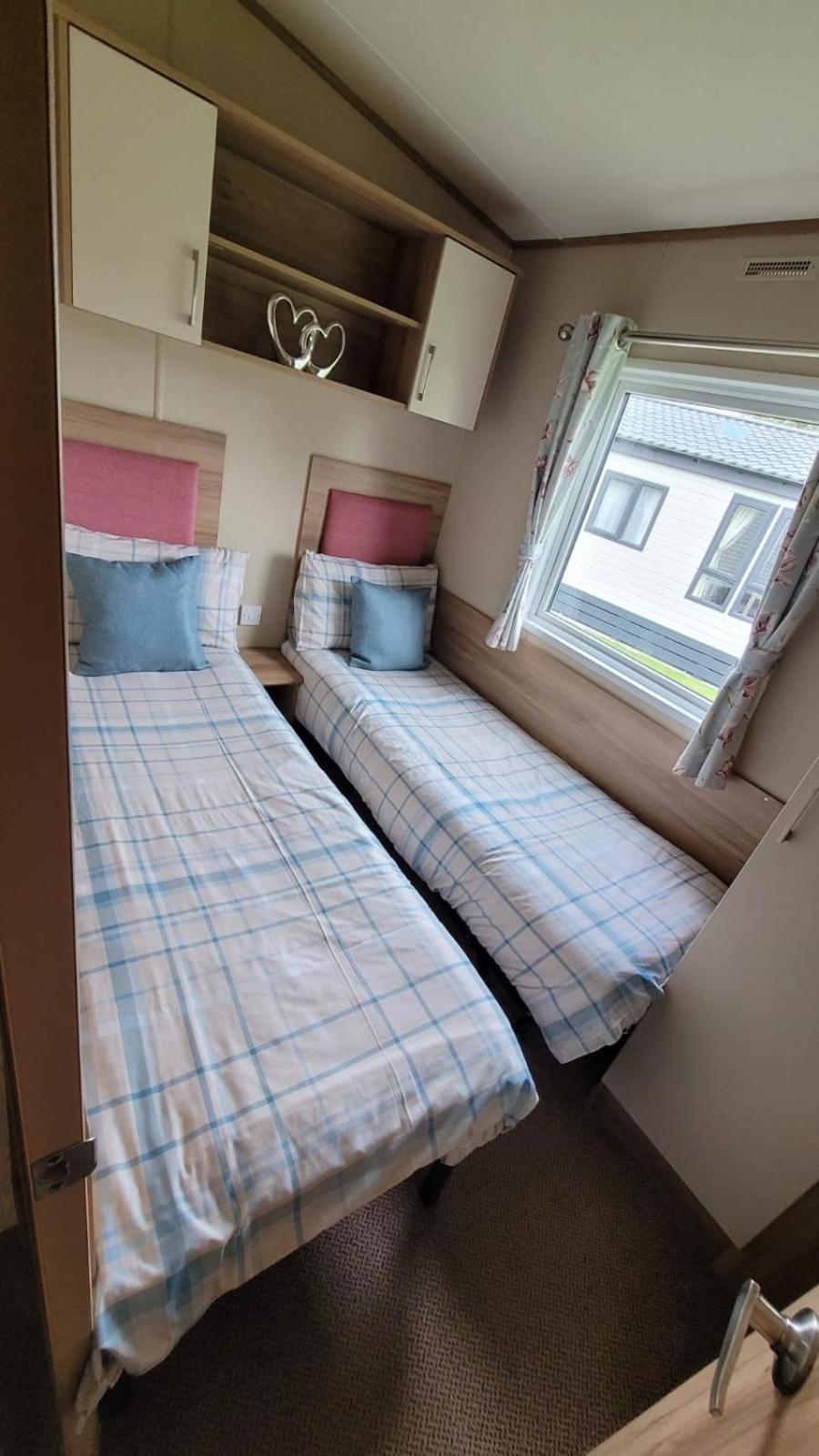 Tattershall Lakes Kingfisher Caravan 8 Berth With Hot Tub & Wifi Екстер'єр фото