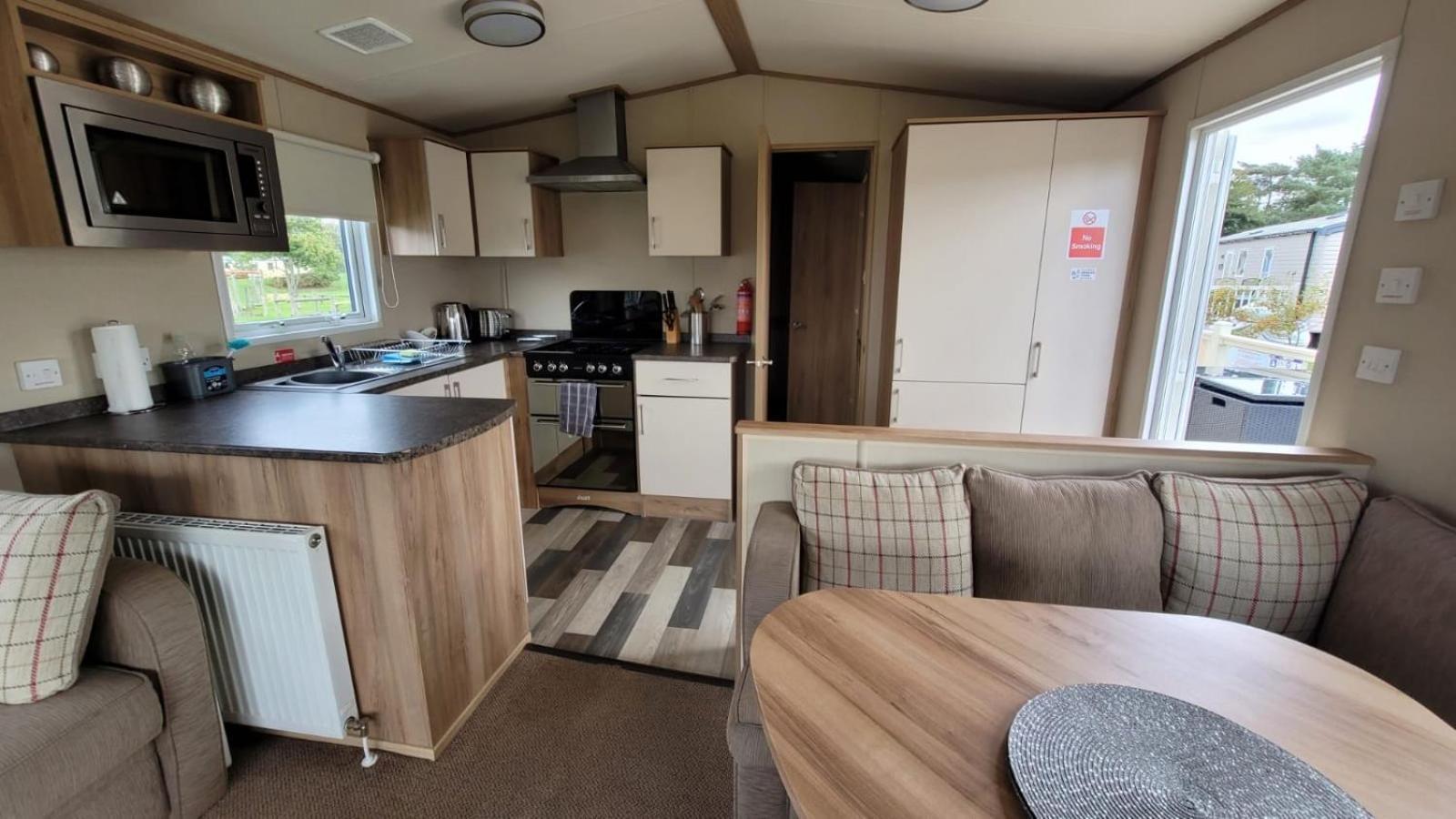 Tattershall Lakes Kingfisher Caravan 8 Berth With Hot Tub & Wifi Екстер'єр фото