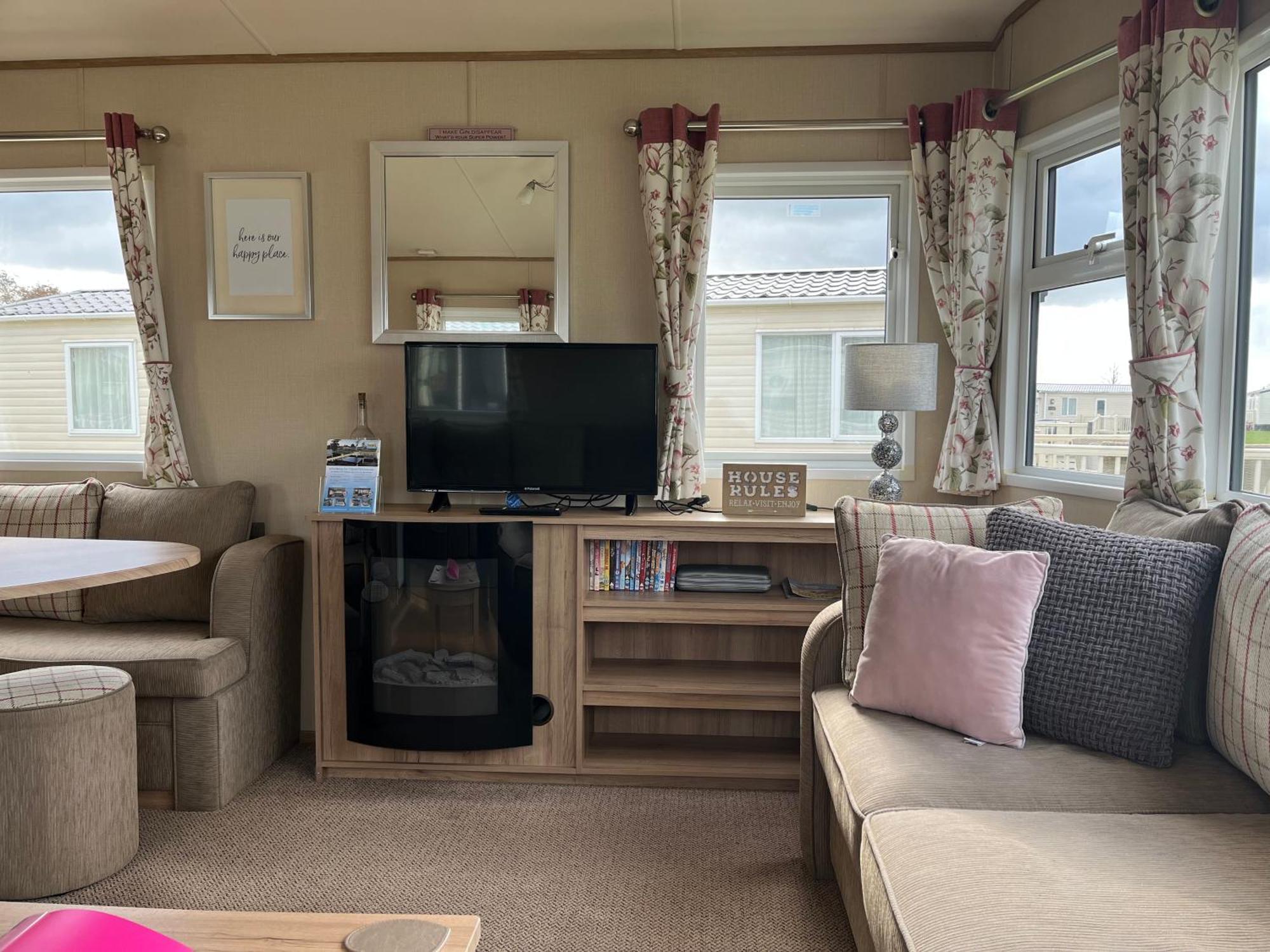 Tattershall Lakes Kingfisher Caravan 8 Berth With Hot Tub & Wifi Екстер'єр фото