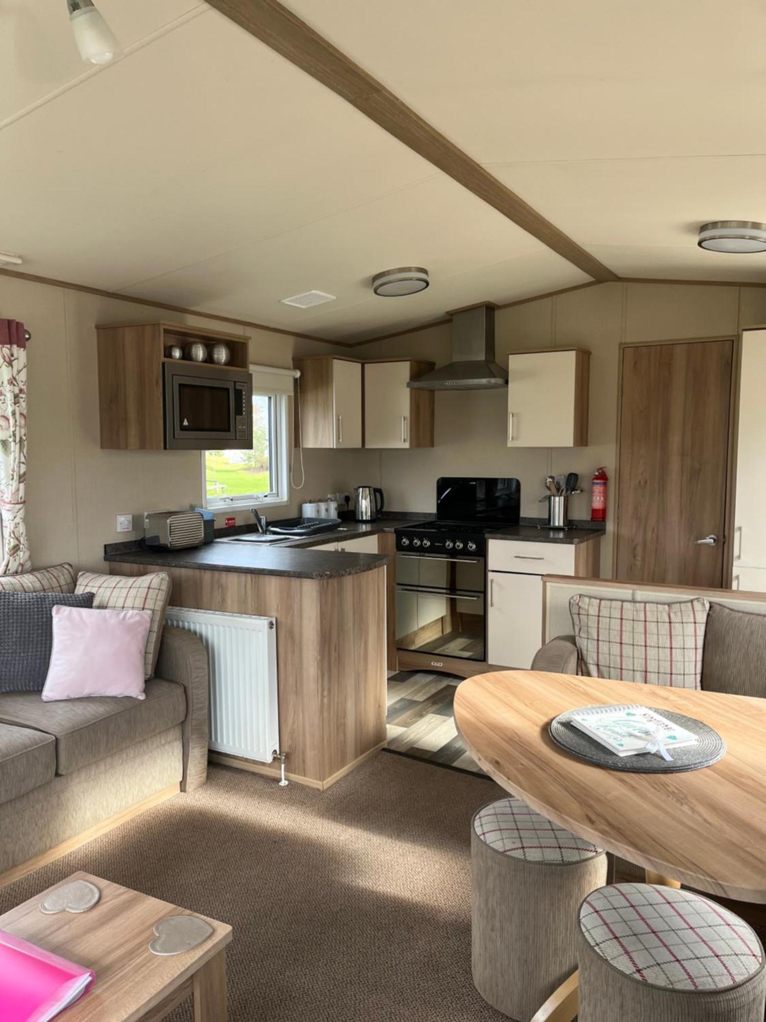 Tattershall Lakes Kingfisher Caravan 8 Berth With Hot Tub & Wifi Екстер'єр фото